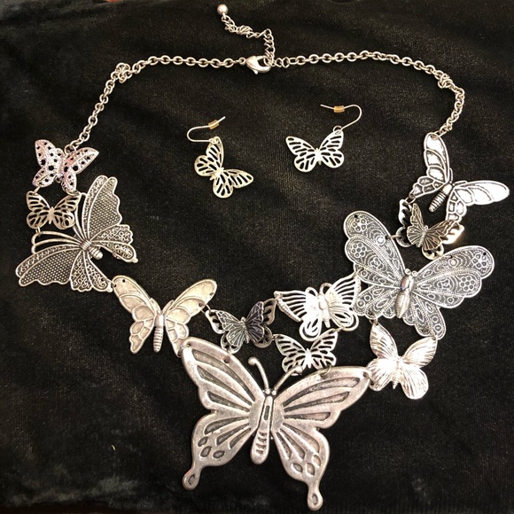 Jewelry - 🦋 Butterflies Necklace/Earring Set 🦋